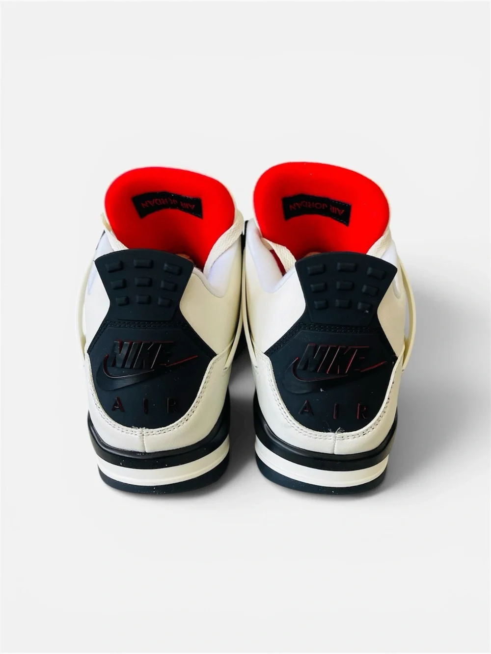 Air Jordan 4 Retro OG FC Off-White
Basketball Sneakers MED
TOP(SIZE 8.5) - Picture 3 of 6
